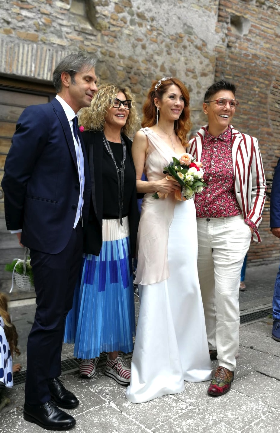 Matrimoni Vip Milena Miconi Sposa Minimal Chic In Abito Azzurra Di Lorenzo Talentuosa Stilista Soveratese