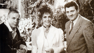 Gerardo Sacco con Elizabeth Taylor e Franco Zeffirelli, sul set del film Il Giovane Toscanini (1988)