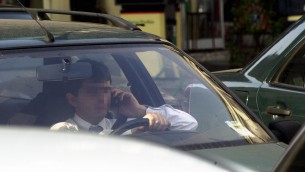 Codice della strada, maximulta per cellulare al volante: stretta vale da 20 a 50 milioni