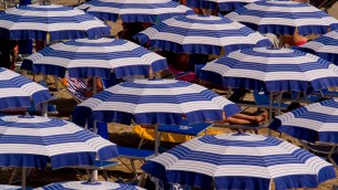 Estate, stangata sotto l'ombrellone: "Prezzi in spiaggia alle stelle"
