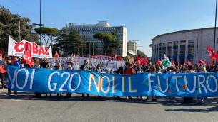 G20, corteo in marcia a Roma: "Noi il futuro"
