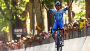 Giro d'Italia, Yates trionfa a Torino