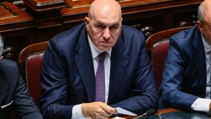 Governo, Crosetto: "Può essere messo a rischio solo da opposizione giudiziaria"