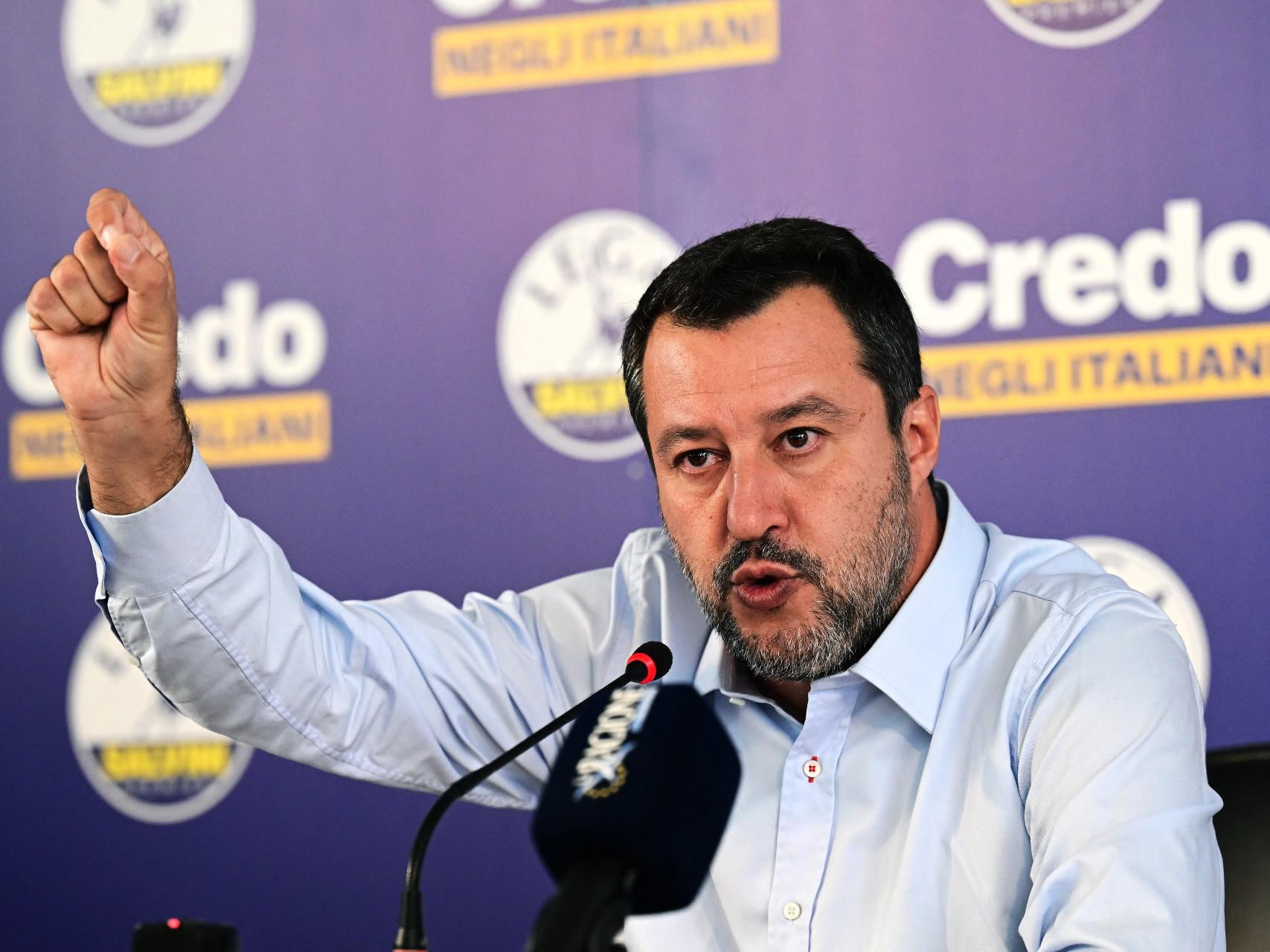 Governo, Salvini: "Centrodestra unito, bloccare sbarchi tra nostre priorità"
