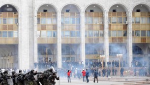 Kirghizistan, Bishkek denuncia tentato golpe e arresti