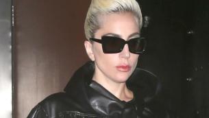 Lady Gaga shock: "Stuprata a 19 anni, sono rimasta incinta e lasciata per strada"