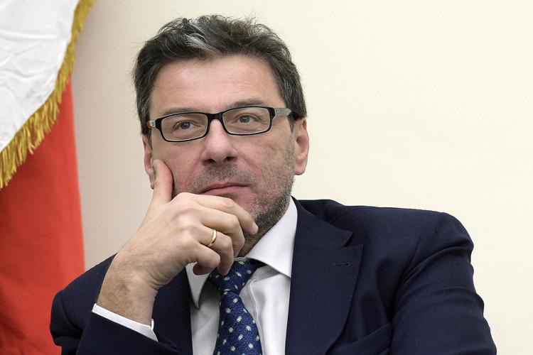 Manovra, Giorgetti: "Aiuti a famiglie e imprese più mirati"