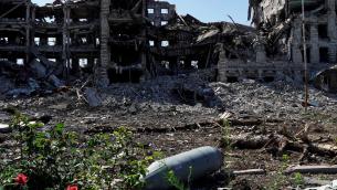 Mariupol, oltre 100 corpi trovati sotto macerie