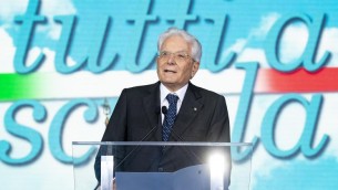 Migranti, Mattarella: "Da loro inserimento scolastico dipende futuro Italia"