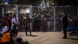 Migranti, nuovi centri rimpatrio: saranno in zone poco abitate