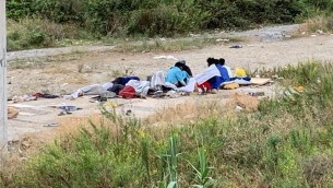 Migranti Ventimiglia, gli 'invisibili' che attendono il buio per passare il confine