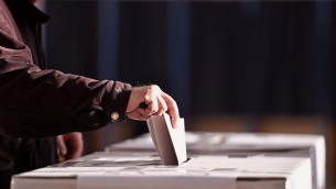 Monza, confessa omicidio su scheda elettorale ma mente: indagato