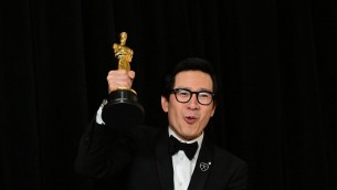Oscar 2023, vince Ke Huy Quan: il 'bambino' di Indiana Jones e dei Goonies
