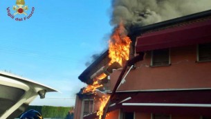 Padova, esplosione e incendio in casa: morta una donna