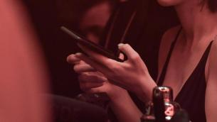 Revenge porn: allarme esperti su 'deepfake', su web filmati porno con foto rubate
