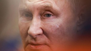 Russia, l'audio 'rubato' che accusa Putin: "È Satana, ha seppellito il Paese"