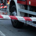 Scendono da auto in panne, travolti da tir: due morti