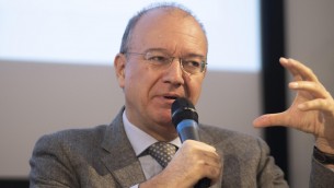 Scuola, Valditara: "Basta aggressioni a insegnanti, Stato si costituirà parte civile"