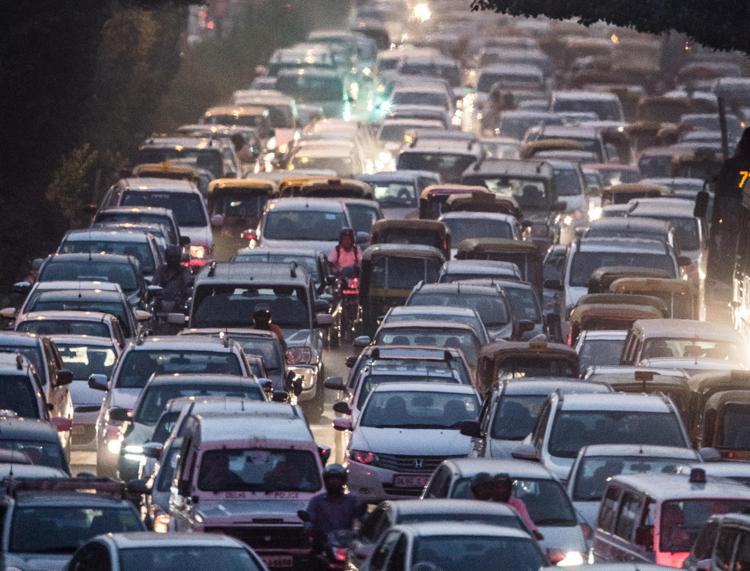 Stop auto inquinanti da 2035, via libera Ue ma l'Italia si astiene