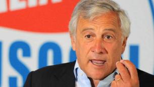 Tajani si difende: "Frase su famiglia? Non volevo offendere nessuno"