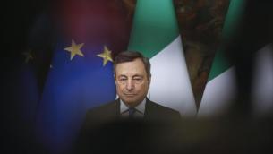 Tensione nel governo, Draghi rientra a Roma: oggi Cdm sulle bollette