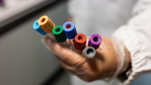 Tumori aggressivi, due nanoparticelle portano cura nella cellula: lo studio