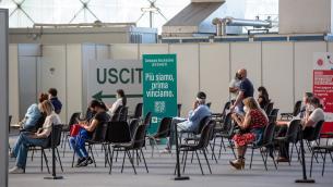 Vaccini, Pregliasco risponde a Salvini: "Senza è rischio per tutti"