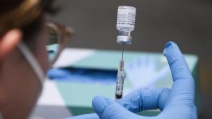 Vaccino covid, terza dose e terapia intensiva: i nuovi dati