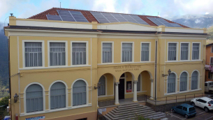 L'ex edificio scolastico Maggiore Raffaele Perri,
sede del Parco «Felice Mastroianni»
