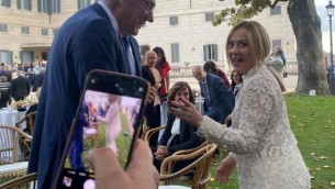 2 giugno, Meloni scherza con Landini e Bombardieri: "Non saluta sindacati?"’