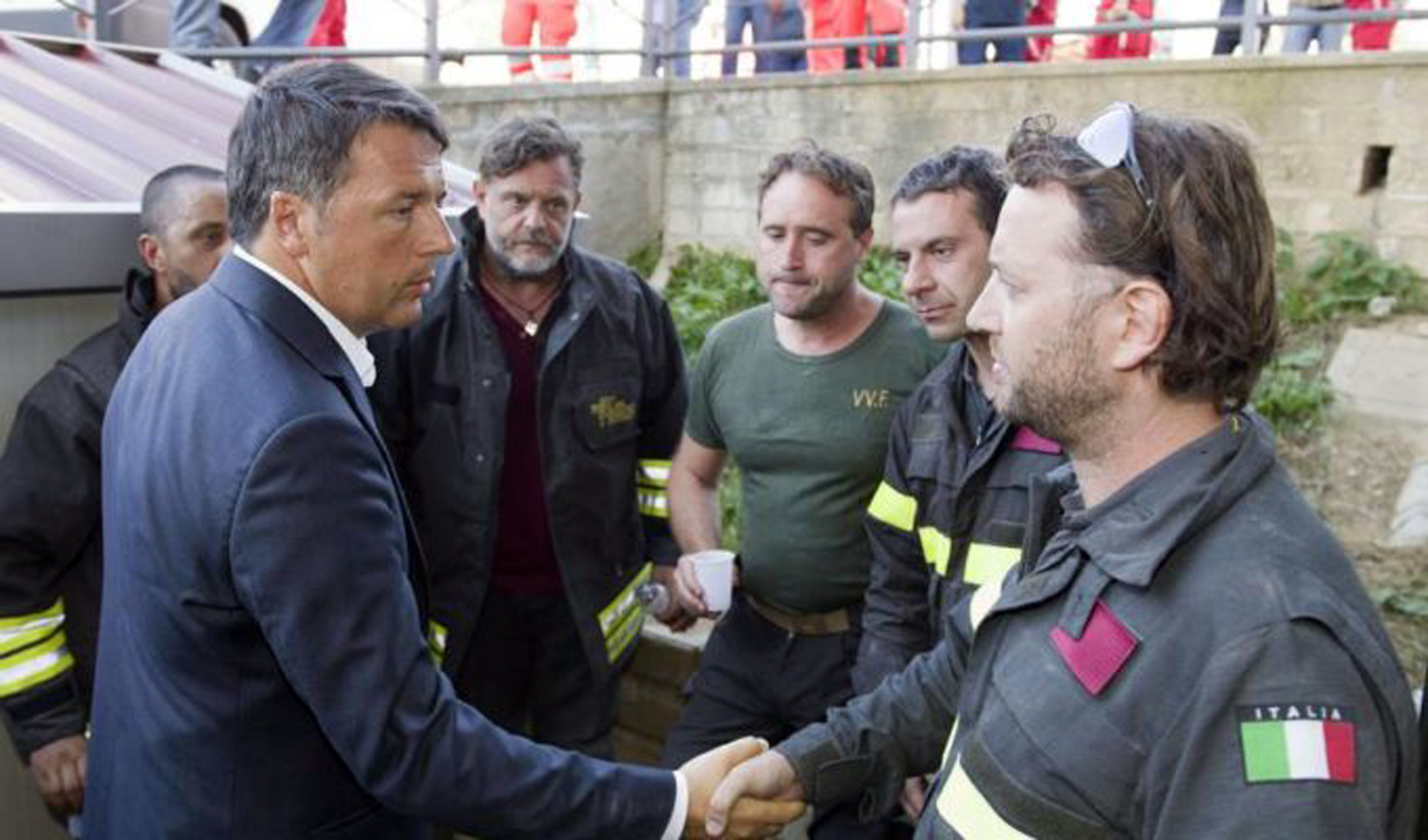 Il premier Matteo Renzi, fotografato ad Amatrice (Rieti) due giorni fa