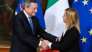 2022, 'staffetta' Draghi-Meloni: a Palazzo Chigi la prima donna premier