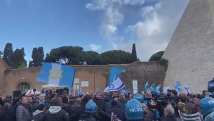 25 aprile, a Roma in piazza manifestanti pro Palestina e Brigata ebraica: grida e insulti - Video