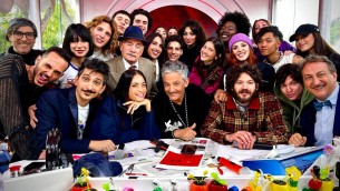 25 aprile, ironia Fiorello: "Meloni ha parlato di fascismo, ora manca solo 'anti'"