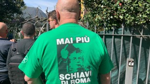 40 anni della Lega, Bossi invita i militanti a casa: fetta di torta e saluti col Senatur a Gemonio