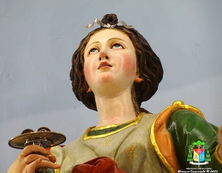 Lamezia Terme. Statua lignea Santa Lucia (scuola napoletana del 700) custodita nella chiesa dedicata alla Santa sita nel centro storico del quartiere di Nicastro