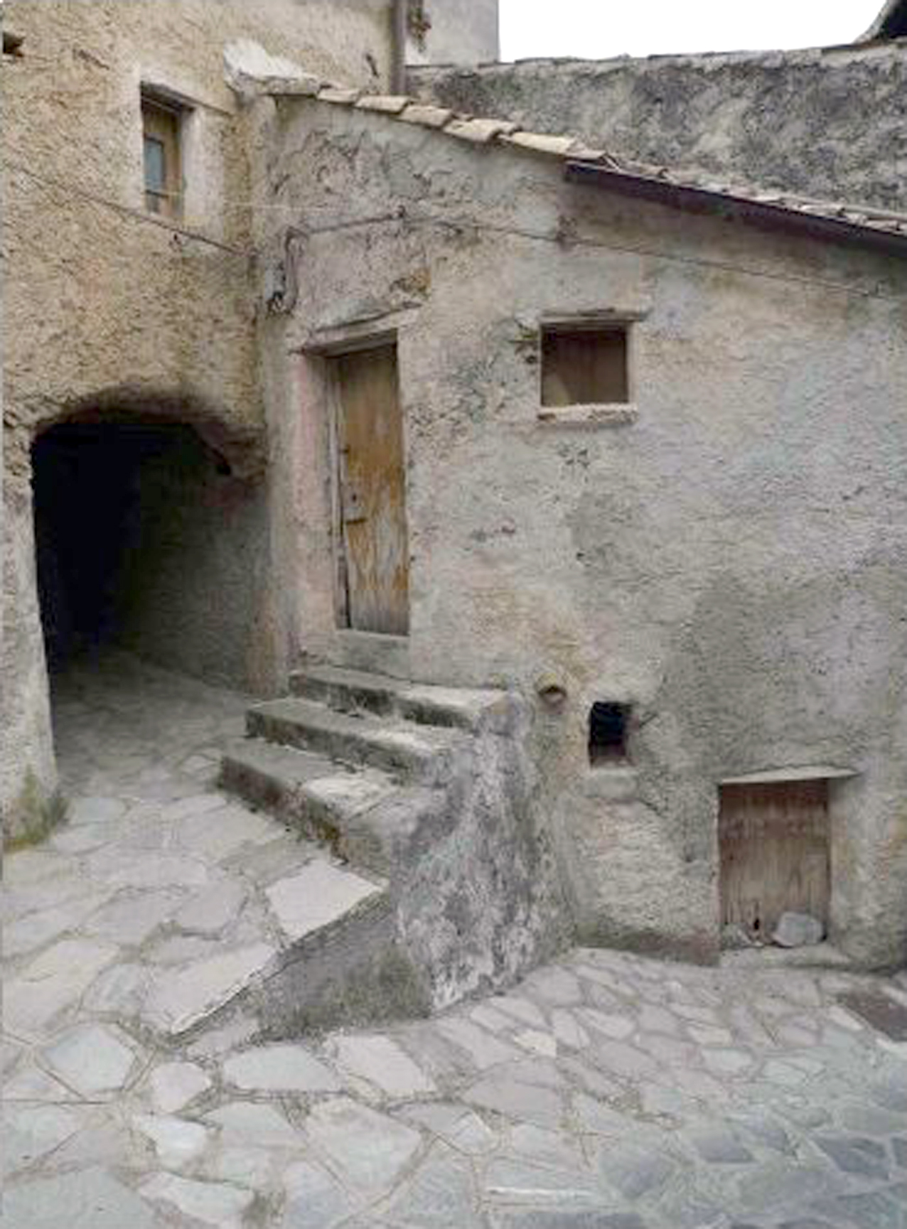 Uno scorcio del centro storico di San Basile (Cosenza)