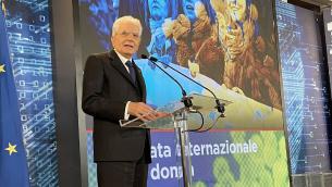 8 marzo, Mattarella: "Sconfitta donne che lasciano lavoro dopo nascita figlio"