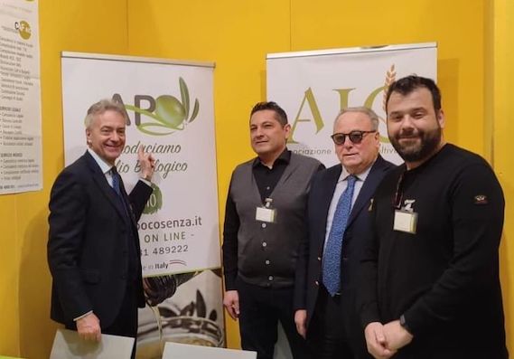 apo_cosenza_gallo_santoianni_trieste