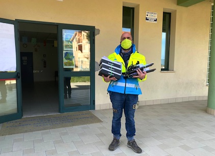comunicato-stampa-il-liceo-galilei-di-trebisacce-consegna-30-portatili-agli-studenti-per-la-didattica-digitale-2