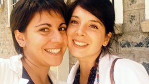 Benedetta Piccoli con una collega