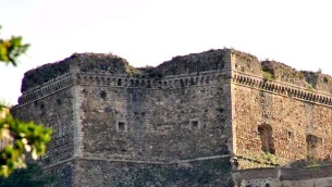 il-castello-normanno-di-maida