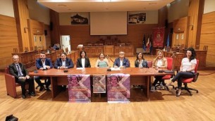 la-conferenza-stampa-nella-sala-luisi