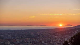 la-piana-lametina-con-veduta-sulla-costa-e-sulle-eolie