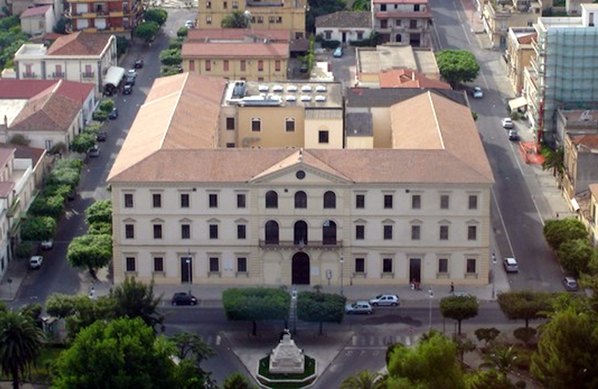 Il Palazzo della Cultura di Locri (RC)