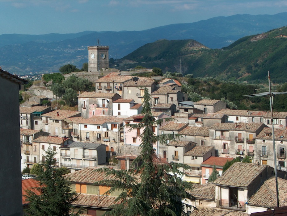 mendicino_la_torre_-_panoramio