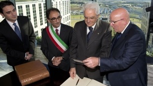 Il presidente della Repubblica, Sergio Mattarella con il presidente della  Giunta regionale, Mario Oliverio, il sindaco di Catanzaro, Sergio Abramo, e il presidente del Consiglio regionale, Nicola Irto