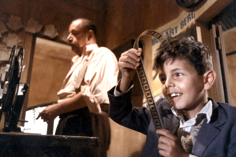 Una scena di «Nuovo Cinema Paradiso» (1988), il capolavoro di Giuseppe Tornatore