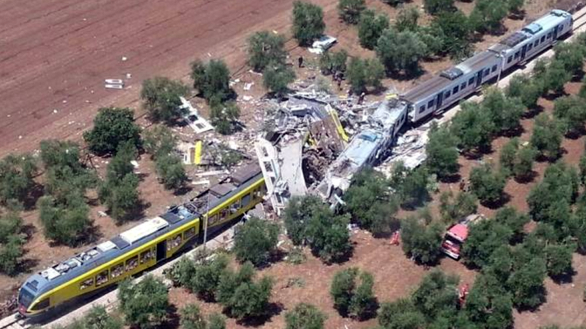 Lo scontro tra i due treni in Puglia avvenuto lo scorso luglio