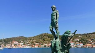 statua-di-ulisse-itaca-grecia-viagginblog